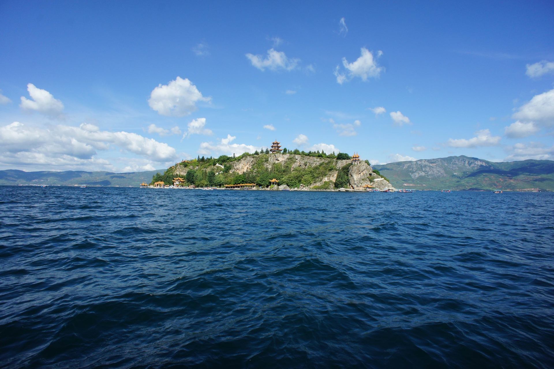 昆明近郊自駕游好去處推薦，昆明周邊休閑小眾自駕游景點攻略