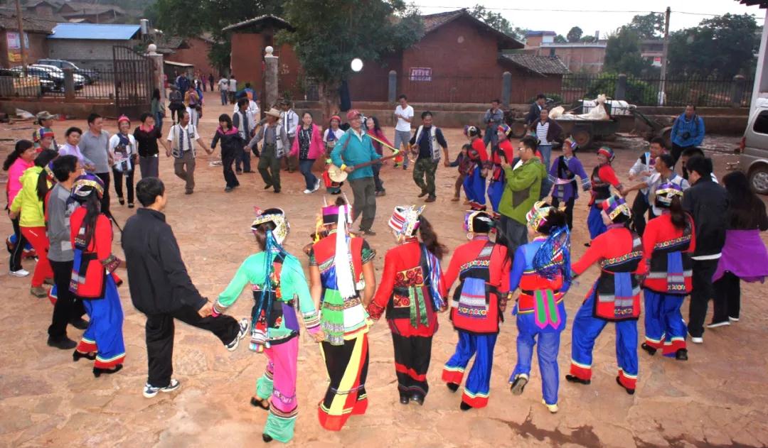 昆明楚雄企業(yè)徒步團建露營之旅