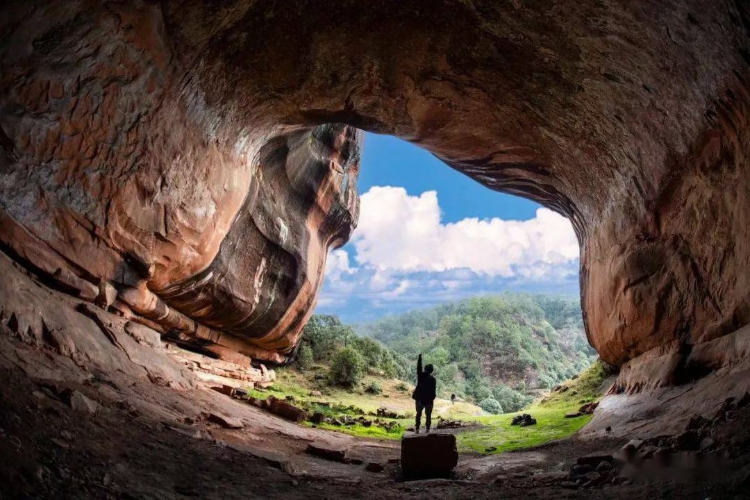 昆明楚雄企業(yè)徒步團建露營之旅