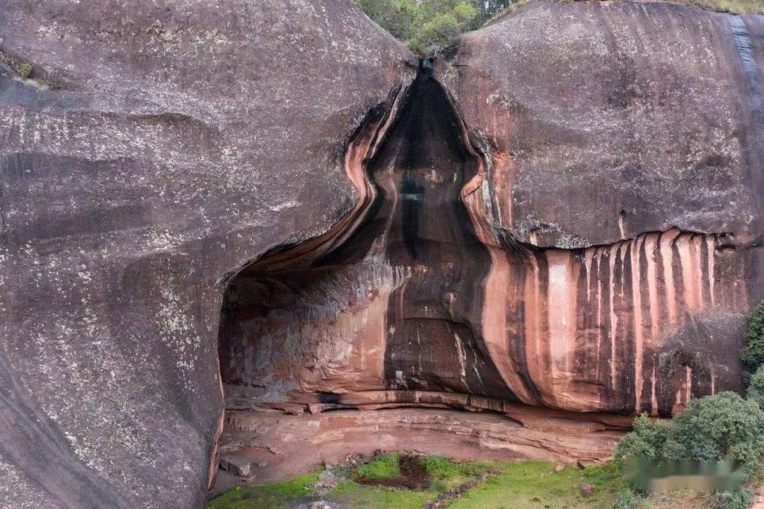 昆明楚雄企業(yè)徒步團建露營之旅