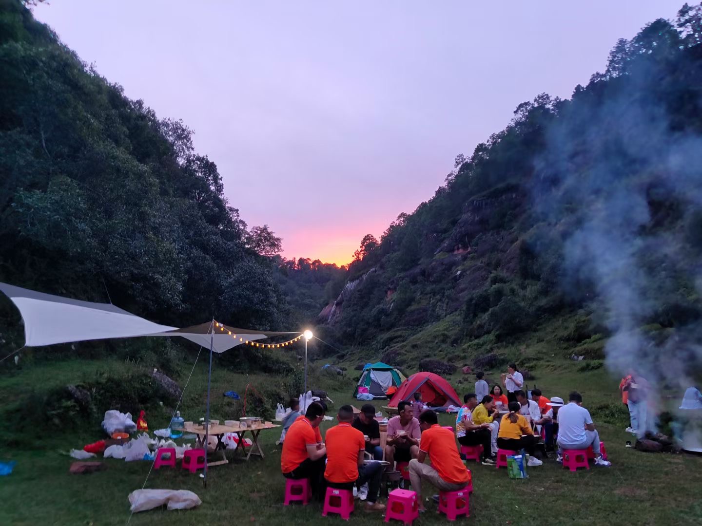 昆明楚雄企業(yè)徒步團建露營之旅